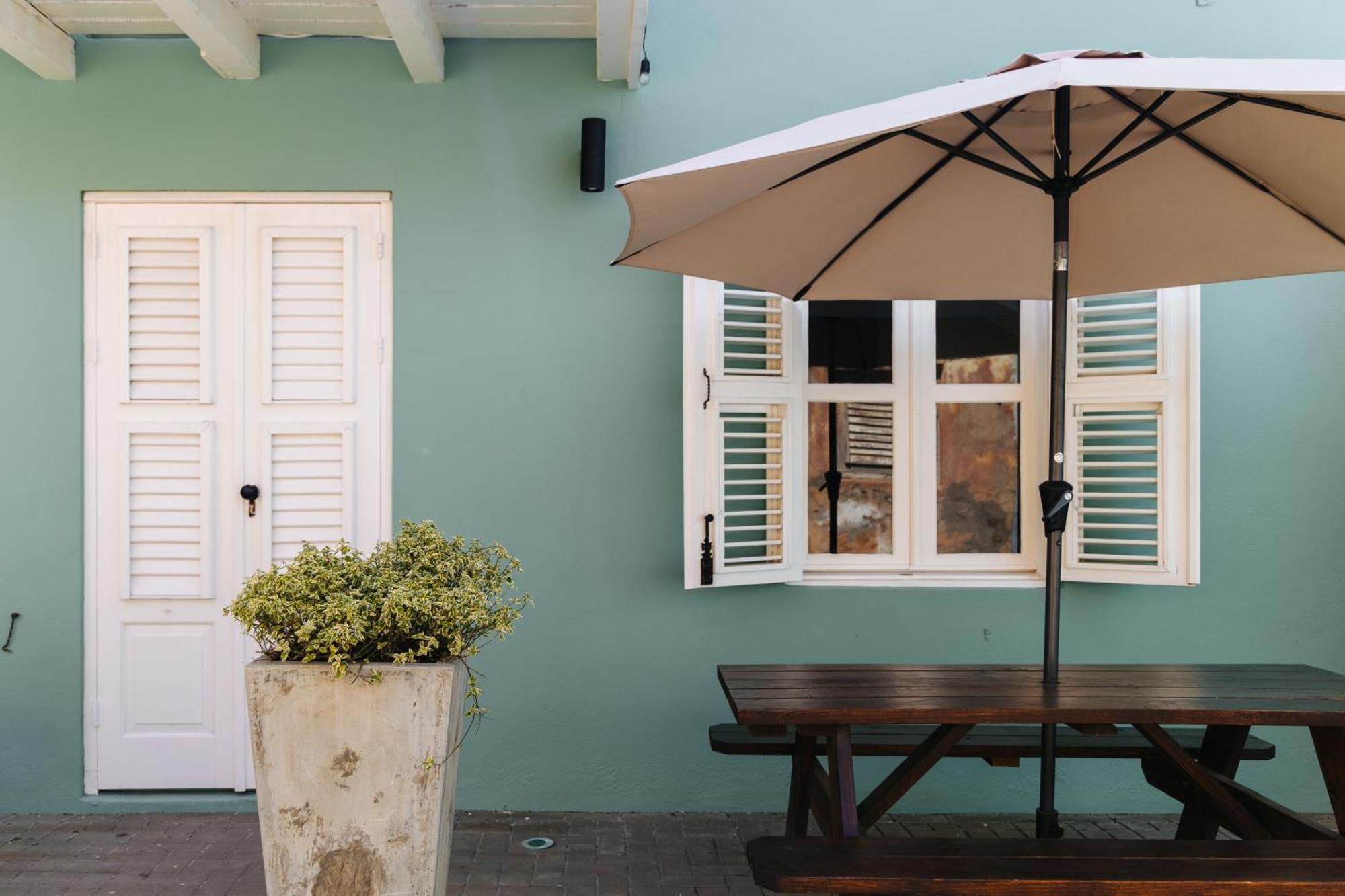 Pietermaai Oasis Aparthotel Willemstad Bagian luar foto