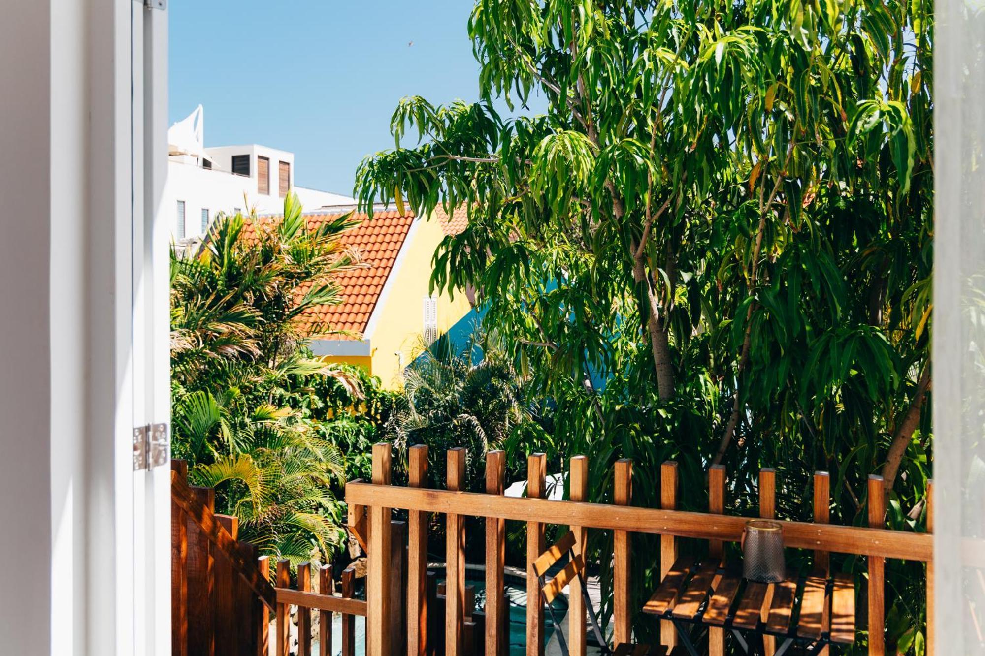 Pietermaai Oasis Aparthotel Willemstad Bagian luar foto